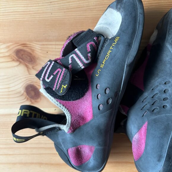 La Sportiva Katana Climbing Shoe - Women's size US 4 / EU 34 - Picture 4 of 6